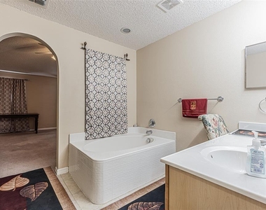 2706 Mingo Dr - Photo Thumbnail 21