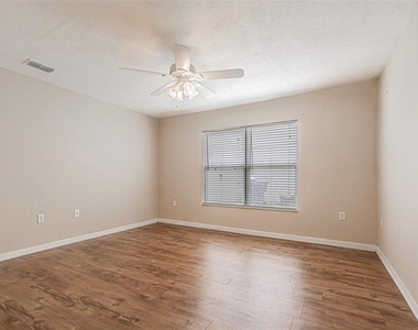 2706 Mingo Dr - Photo Thumbnail 8