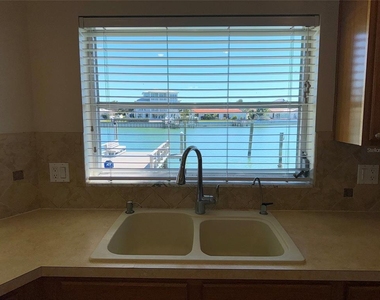 228 Howard Drive - Photo Thumbnail 2