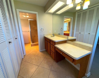 228 Howard Drive - Photo Thumbnail 6