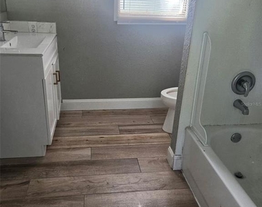 906 Estelle Avenue - Photo Thumbnail 4
