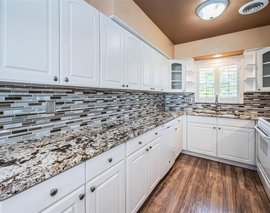 1039 Madison Street - Photo Thumbnail 4