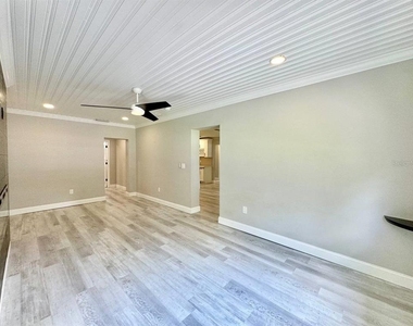 1918 E Shadowlawn Avenue - Photo Thumbnail 11