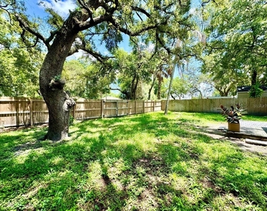 1918 E Shadowlawn Avenue - Photo Thumbnail 27
