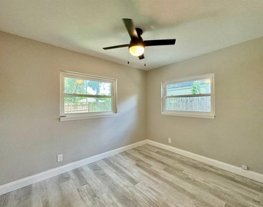 1918 E Shadowlawn Avenue - Photo Thumbnail 22