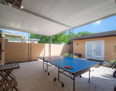 2916 W Collins Street - Photo Thumbnail 36