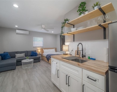 2916 W Collins Street - Photo Thumbnail 43