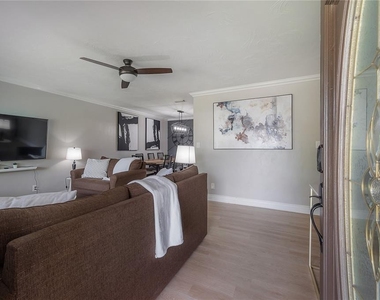 2916 W Collins Street - Photo Thumbnail 22