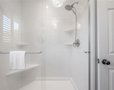2916 W Collins Street - Photo Thumbnail 14