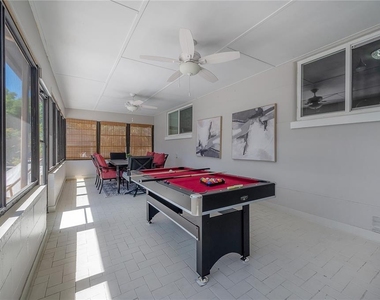 2916 W Collins Street - Photo Thumbnail 16