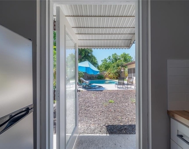 2916 W Collins Street - Photo Thumbnail 19