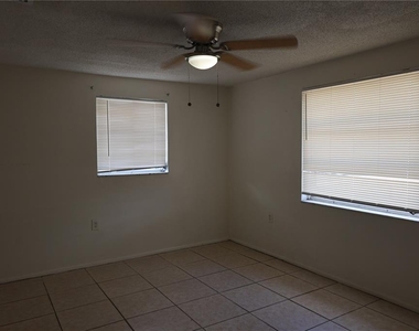 10025 Brandywine Lane - Photo Thumbnail 8