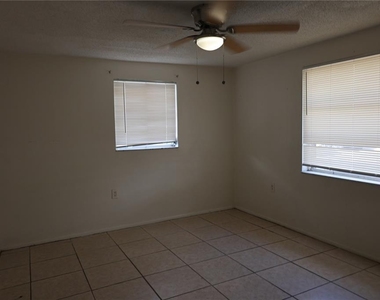 10025 Brandywine Lane - Photo Thumbnail 7