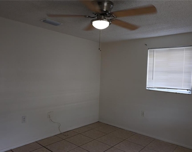 10025 Brandywine Lane - Photo Thumbnail 5
