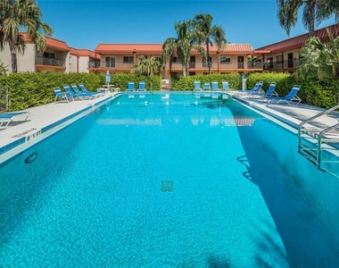 10365 Paradise Boulevard - Photo Thumbnail 18