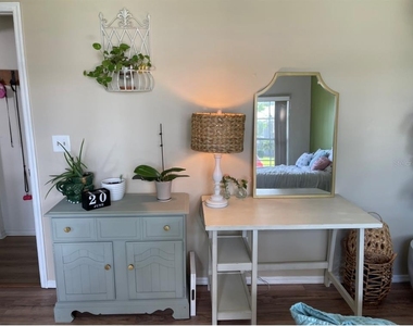 1826 Eagle Ridge Boulevard - Photo Thumbnail 2