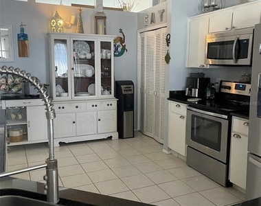 1826 Eagle Ridge Boulevard - Photo Thumbnail 3