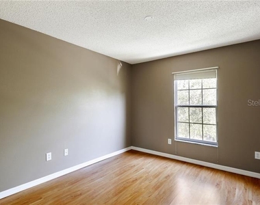 8008 Sutton Terrace Lane - Photo Thumbnail 11