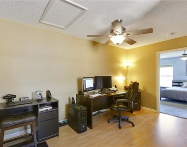 8008 Sutton Terrace Lane - Photo Thumbnail 8