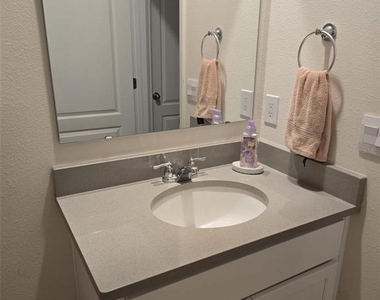 3045 Tobago Drive - Photo Thumbnail 4