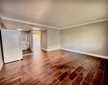 133 Oyster Bay Circle - Photo Thumbnail 1