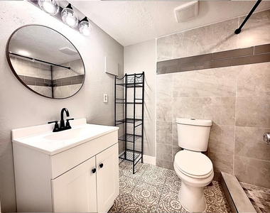 133 Oyster Bay Circle - Photo Thumbnail 9