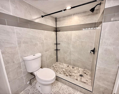 133 Oyster Bay Circle - Photo Thumbnail 10
