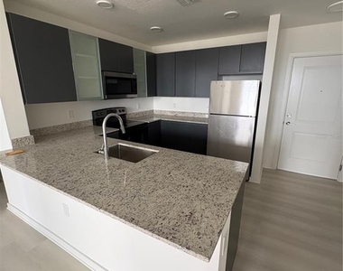 5579 Millenia Park Boulevard - Photo Thumbnail 7