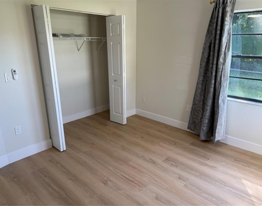 352 Cocoa Court - Photo Thumbnail 11