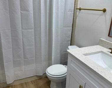 352 Cocoa Court - Photo Thumbnail 13