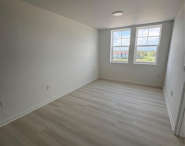 5579 Millenia Park Boulevard - Photo Thumbnail 4