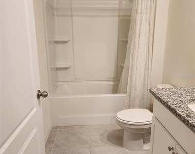 1051 Griffon Avenue - Photo Thumbnail 16