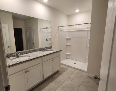 1051 Griffon Avenue - Photo Thumbnail 13