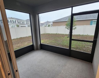 1051 Griffon Avenue - Photo Thumbnail 19