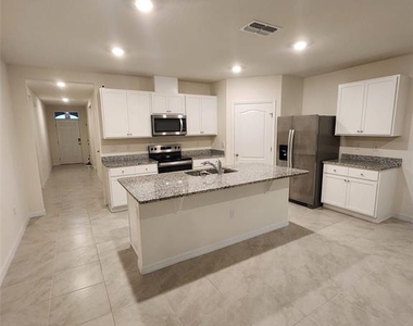 1051 Griffon Avenue - Photo Thumbnail 7