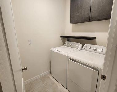 1051 Griffon Avenue - Photo Thumbnail 17