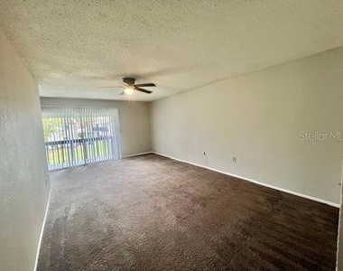 4401 S Semoran Boulevard - Photo Thumbnail 2