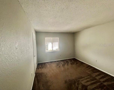 4401 S Semoran Boulevard - Photo Thumbnail 6
