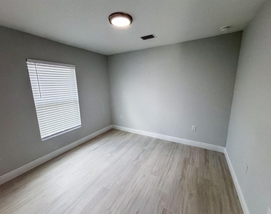 9068 Agate Street - Photo Thumbnail 4
