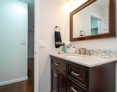 1594 Frances Street - Photo Thumbnail 25