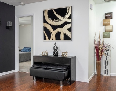 1594 Frances Street - Photo Thumbnail 6