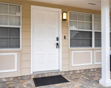 1594 Frances Street - Photo Thumbnail 4