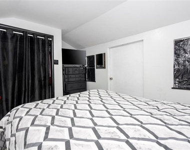 1594 Frances Street - Photo Thumbnail 44