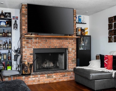 1594 Frances Street - Photo Thumbnail 40