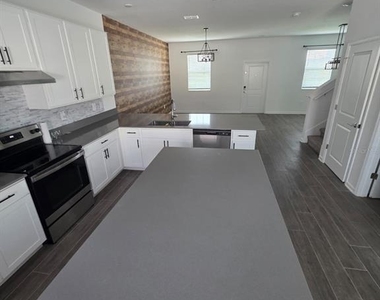 13882 Title Way - Photo Thumbnail 5