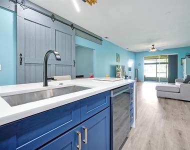 168 Club Villas Lane - Photo Thumbnail 12