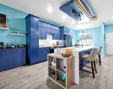 168 Club Villas Lane - Photo Thumbnail 10