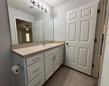 575 Oakleaf Plantation Parkway - Photo Thumbnail 18