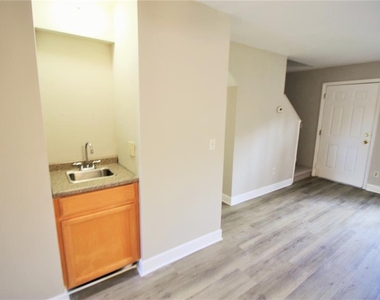 7446 Wynnewood Square - Photo Thumbnail 7