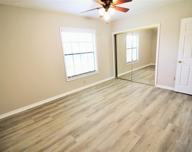 7446 Wynnewood Square - Photo Thumbnail 12